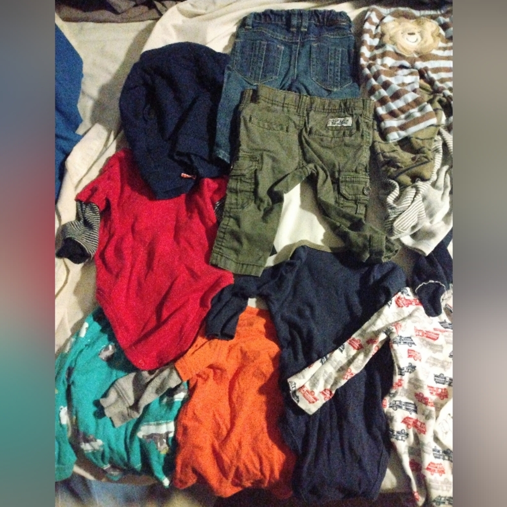 Assorted Carter's 6 Months Long Sleeve/Pant Clothing - Picture 11 of 11